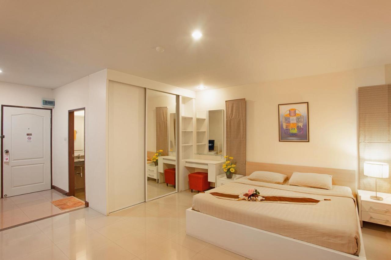 C-House & Residence Hotel Amata City Pluak Daeng Экстерьер фото